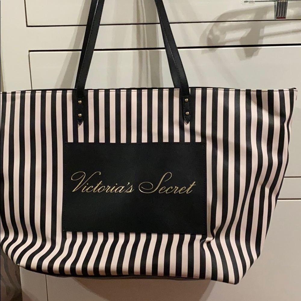 Brand new Victoria’s Secret tote